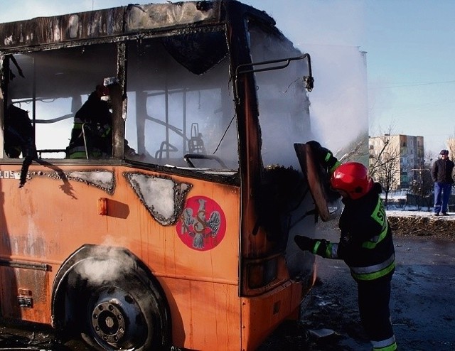 Autobus nadaje się jedynie do zezłomowania