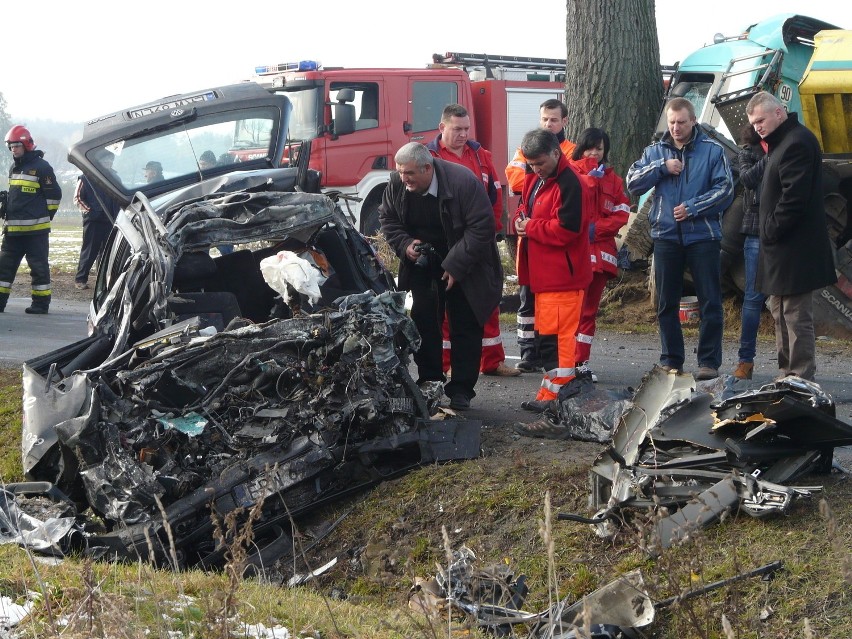 Kierowca volkswagena golfa zginął pod Rawą Mazowiecką w...