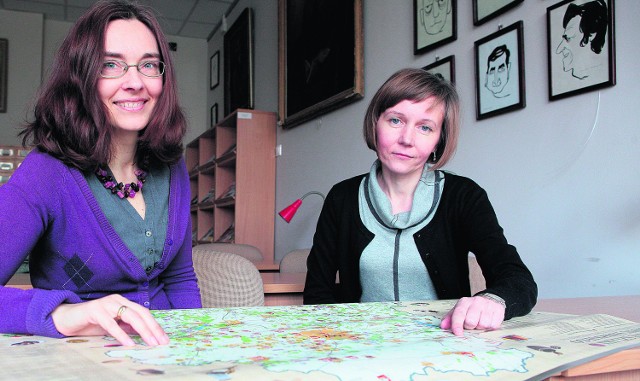 Nad pierwszą tego rodzaju mapą literacką pracują m.in. (od lewej) Agata Chlebna i Joanna Kantyka