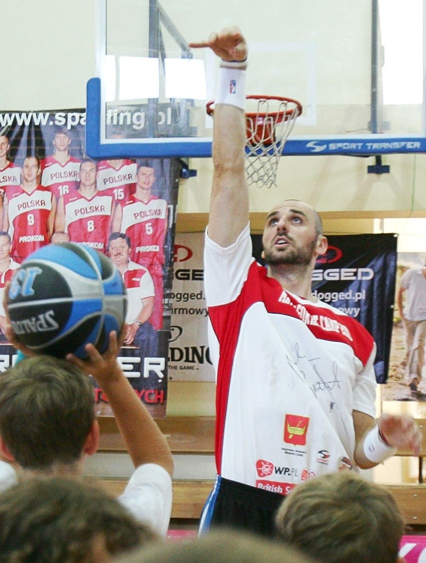 Marcin Gortat uczył najmłodszych wrocławian grać w koszykówkę