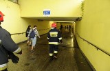Pomorze po ulewie: Zalane piwnice i tunele przy dworcach. Wylała Chylonka w Gdyni