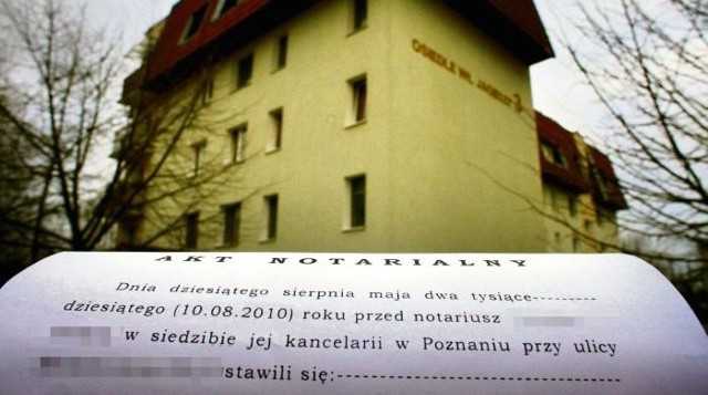 Stanisław S. twierdzi, że doradca, kupując mieszkanie, wykorzystał jego niewiedzę i trudną sytuację finansową syna