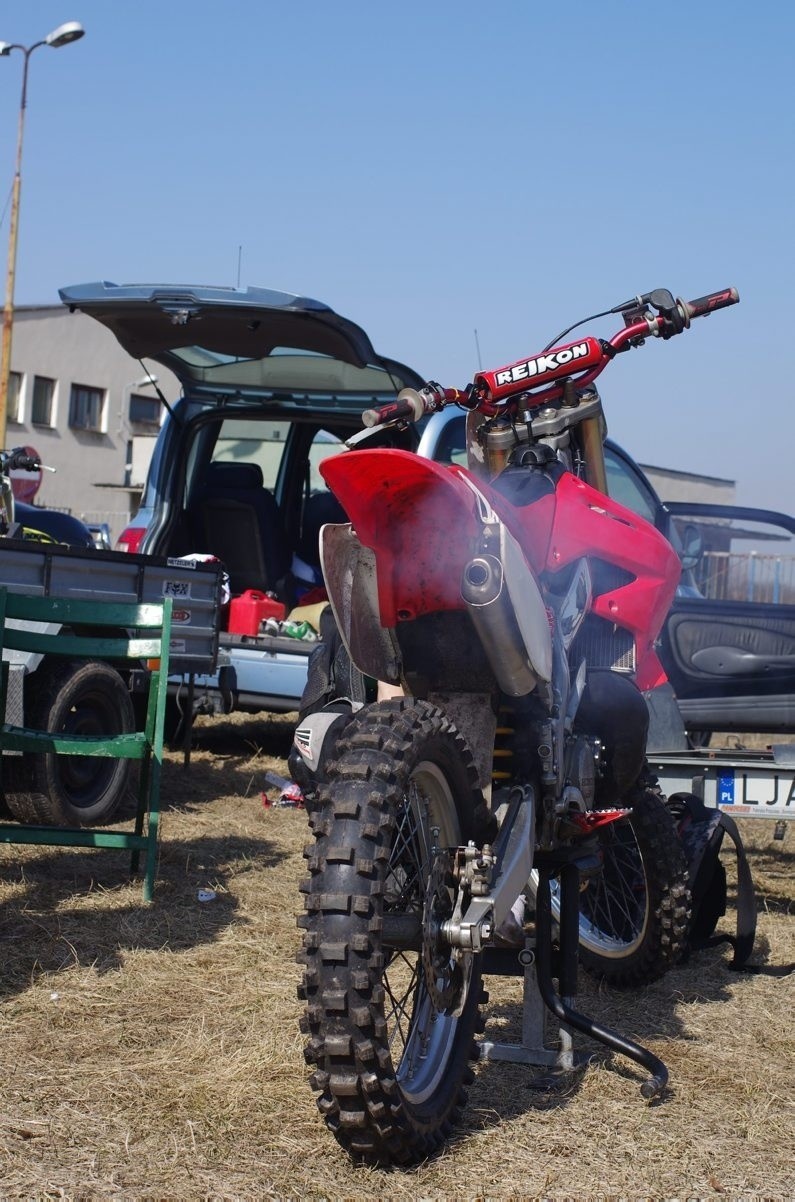 W Bychawie rozpoczęto sezon motocrossowy (OGLĄDAJ ZDJĘCIA)