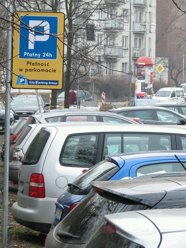 Prywatne parkomaty w centrum Wrocławia. Koniec darmowego parkowania (ZDJĘCIA, CENY)