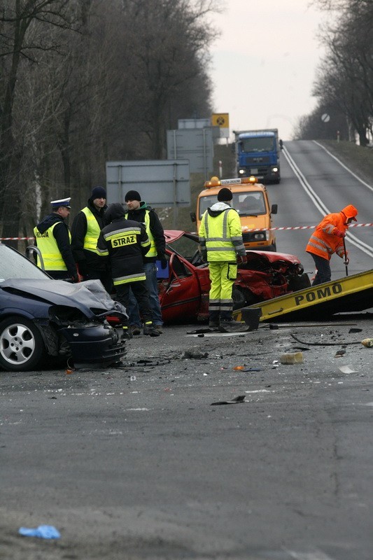 Wypadek w Kawicach. Kobieta zginęła na miejscu (ZDJĘCIA)