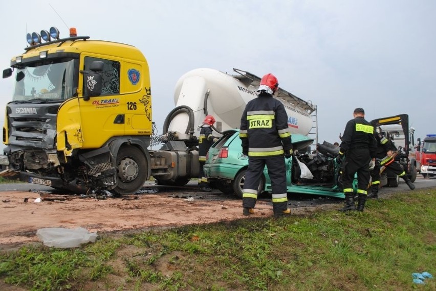 Pow. tczewski: Wypadek w Zajączkowie. Dwie osoby nie żyją