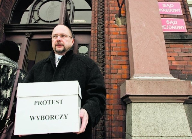 Wczoraj Mirosław Lubiński złożył w świdnickim sądzie wniosek o unieważnienie wyborów