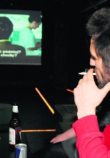 Kraków: awantura o projekcje filmowe z papierosem