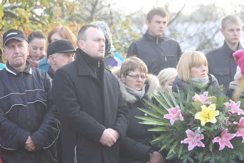 Odsłonięto pomnik upamiętniający ofiary katastrofy pod Szczekocinami [ZDJĘCIA]