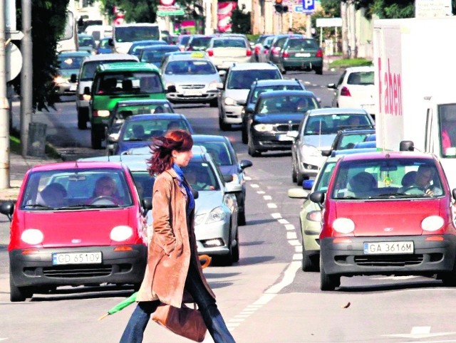 Przez ciągłe utrudnienia w ruchu drogowym w największych polskich miastach państwo traci 4,2 mld zł
