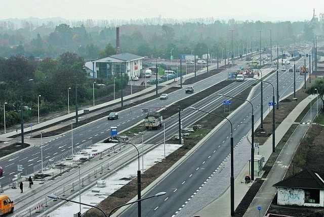 Na poszerzonej i przebudowanej ul. Bardzkiej nie wszystko działa jeszcze jak należy