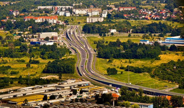 Obwodnica śródmiejska kończy się dziś tuż za wiaduktem nad ul. Żmigrodzką. Budowa kolejnego odcinka zacznie się nie wcześniej niż w 2014 roku