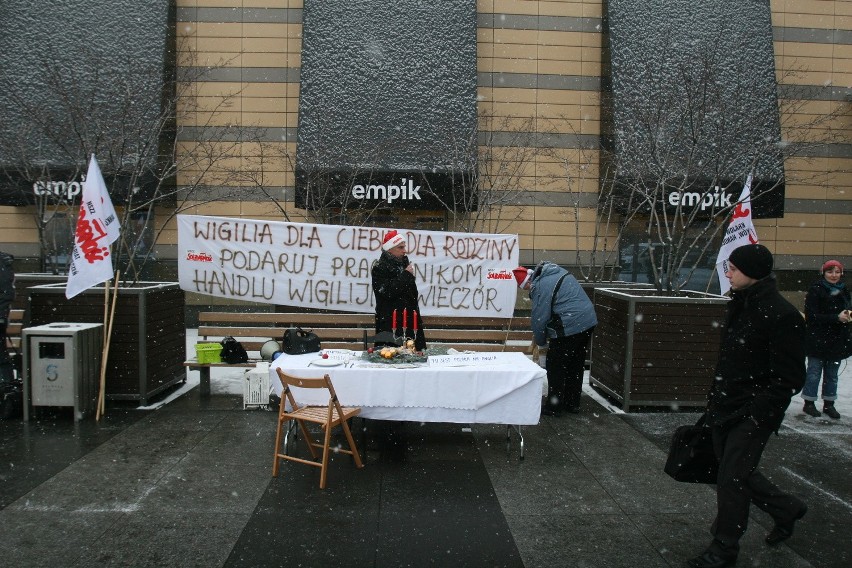 Solidarność protestowała w Katowicach przeciwko pracy w Wigilię