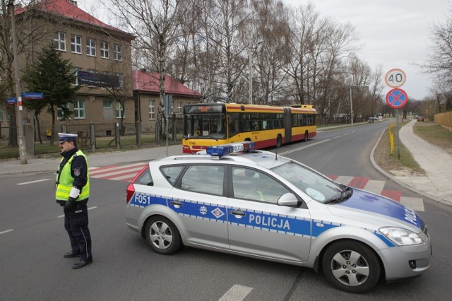 Z powodu alarmu bombowego zmienionymi trasami jeździły autobusy i tramwaje w rejonie ulicy Czechosłowackiej.