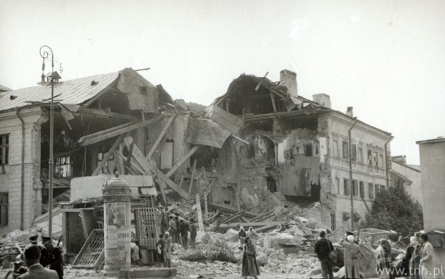 Zburzona część ratusza od strony ul. Bajkowskiego (dawnej Przystankowej)