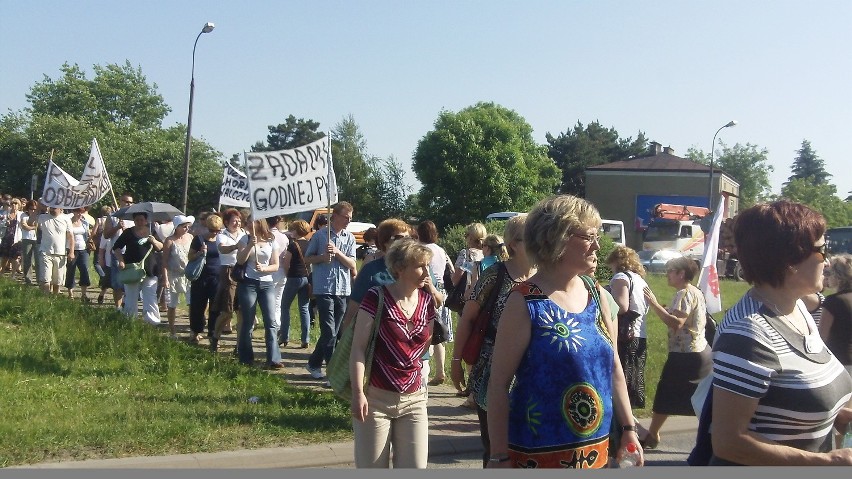 Protest w Kraśniku: Pracownicy szpitala blokowali drogę K-19