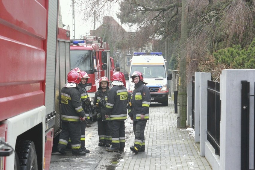 Wrocław: Pożar domu przy ul. Lindego (ZDJĘCIA)