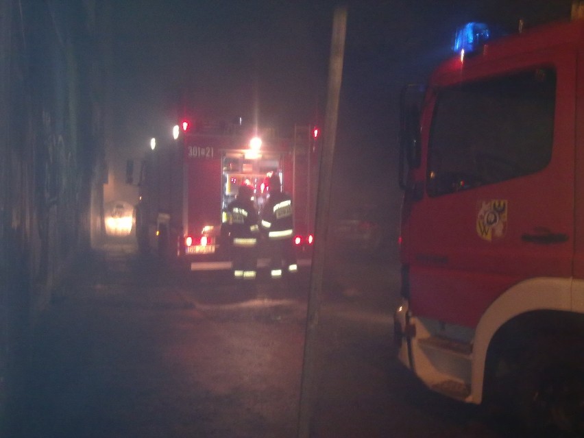 Wrocław: Płonął samochód przy Kazimierza Wielkiego