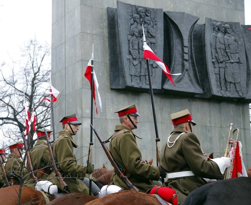 Uroczystości pod pomnikiem Powstańców Wielkopolskich