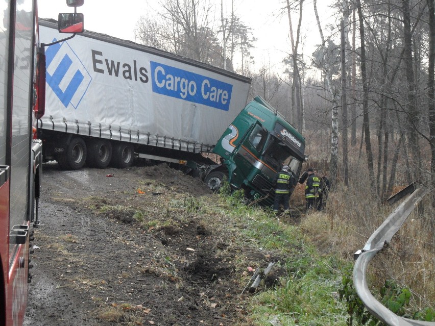 Wypadek w Rybniku. Zderzyły się dwie ciężarówki [ZDJĘCIA]