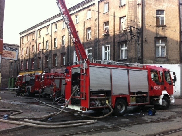 Tragiczny pożar w Świętochłowicach. Już pięć osób nie żyje [ZDJĘCIA i VIDEO]