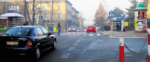 Piesi w tym miejscu zejdą wkrótce pod ziemię. Miasto zdecydowało się na budowę pierwszego przejścia podziemnego