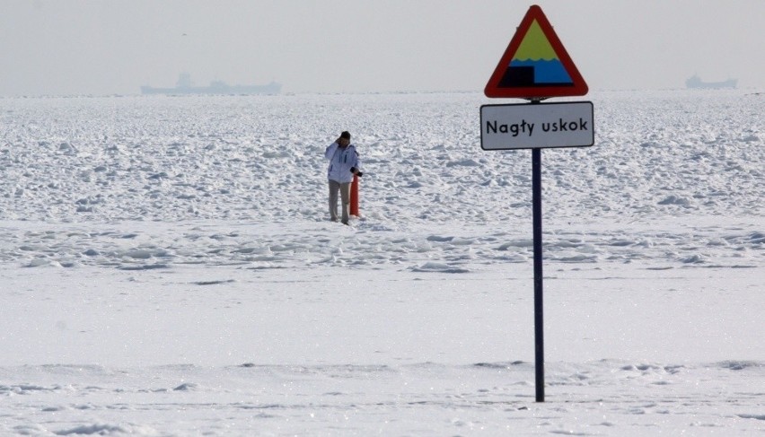 Pomorze: Lepiej nie wchodzić na ścięte lodem akweny 