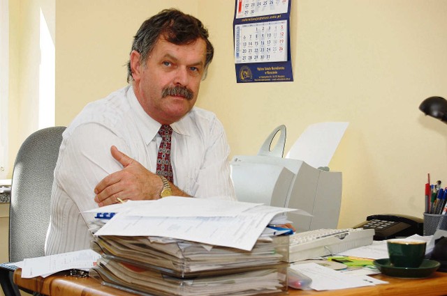 Ryszard Kuchta, dyrektor czerskiego ogólniaka przeprowadził już kilka e-lekcji