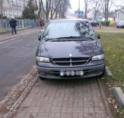 Parkowanie po wrocławsku. Straż miejska pokazuje zdjęcia (ZOBACZ)