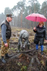 Wybrał się na grzyby, znalazł lufę karabinu 