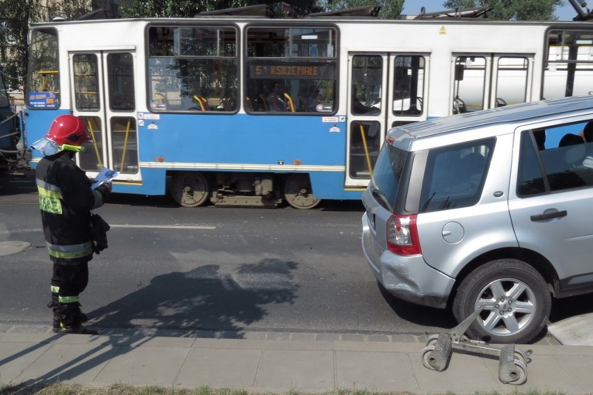 Wrocław: Wypadek na Krakowskiej. Potężne korki (ZDJĘCIA)