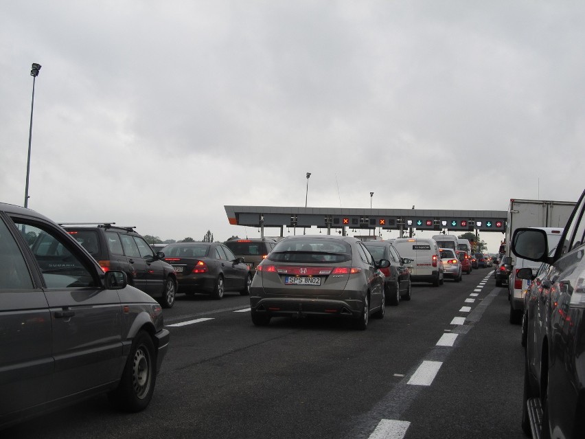 Od dziś płatna autostrada A4. Wielki korek przed Wrocławiem (CENNIK, ZDJĘCIA)