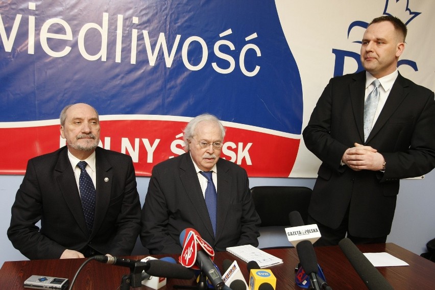 Wrocław: Macierewicz przywiózł eksperta z USA (ZOBACZ)