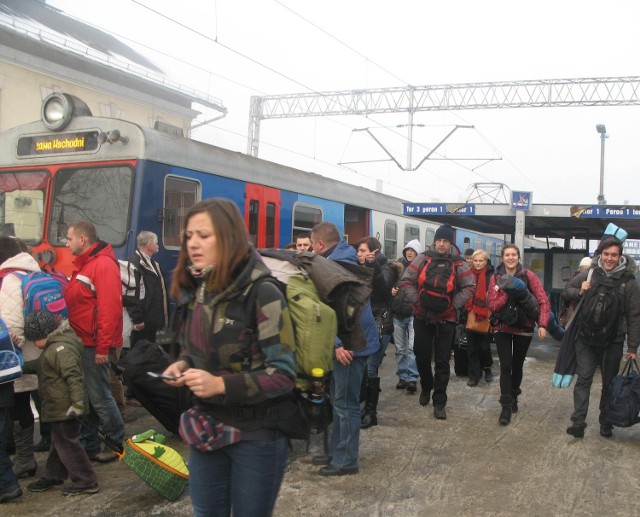 Niemal każdy pociąg przywoził do Zakopanego tłumy