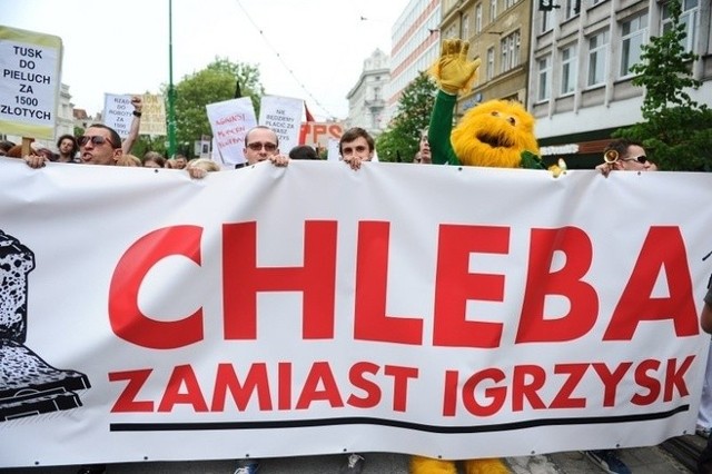 10 czerwca, w czasie meczu Chorwacja-Irlandia, w Poznaniu odbył się marsz "Chleba zamiast igrzysk"