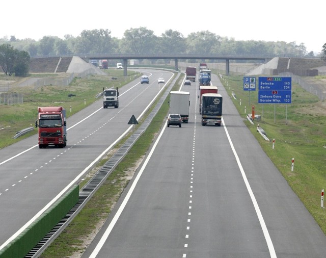 New York Times pisze między innymi o nowej autostradzie łączącej Poznań z Berlinem.