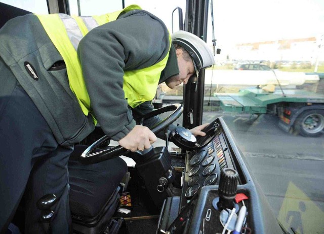 Wnikliwe kontrole gimbusów były prowadzone w maju