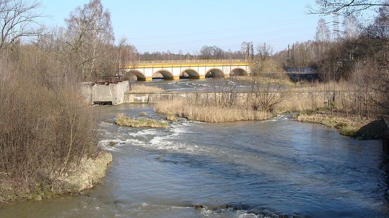 Most kolejowy na Białej Przemszy na granicy sosnowieckiej...
