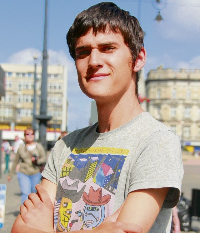 Witold Jagura, 20 lat, Łódź. Pracuje jako kelner. Interesuje się grą na trąbce i gitarze, kulturą krajów zachodnich, muzyką reggae. W wakacje był w Holandii i na Przystanku Woodstock