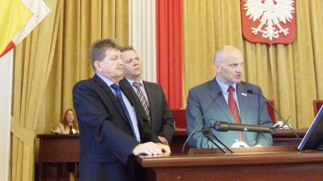 Radosław Stępień, Grzegorz Nita, Paweł Dziwisz odpowiadali na pytania radnych