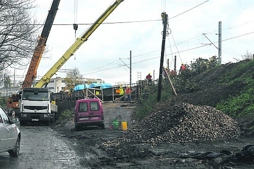 Budowa wiaduktu w nasypie na Zawadach jest konieczna do przedłużenia ulicy Hlonda i połączenia jej z ul. Podwale