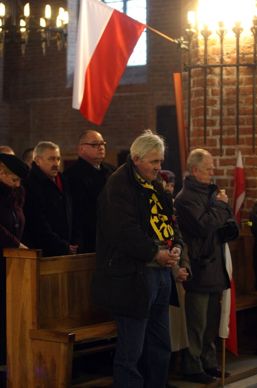 3 rocznica katastrofy smoleńskiej. Marsz milczenia przeszedł ulicami Gdańska [ZDJĘCIA / WIDEO]