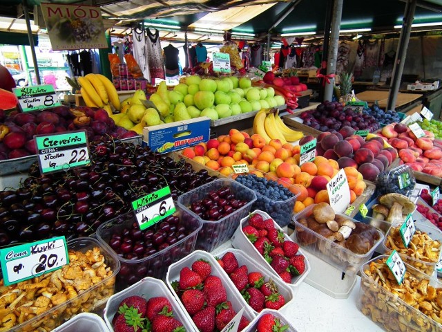 Ceny warzyw i owoców na poznańskich ryneczkach spadają.