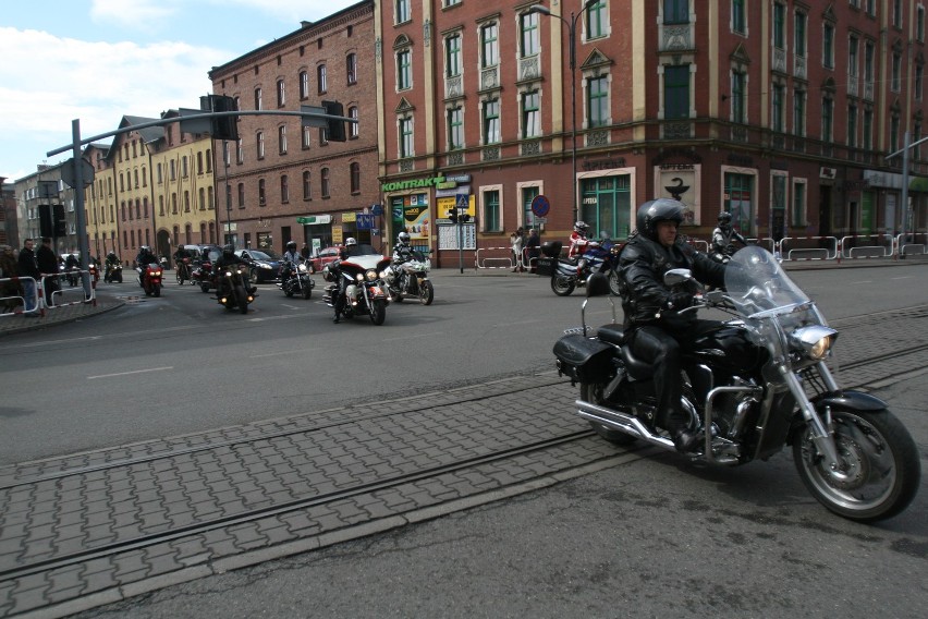 Początek sezonu motocyklowego. Zloty w Rudzie śląskiej i Tychach [ZDJĘCIA]