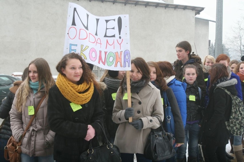 Manifestacja młodzieży Ekonomika z Raciborza [ZDJĘCIA i WIDEO]