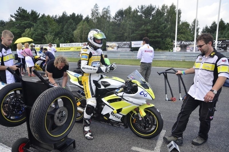 Wyścigi motocyklowe na Torze Poznań.