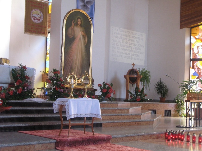 Relikwie św. Faustyny i Jana Pawła II jadą do parafii na Harendzie