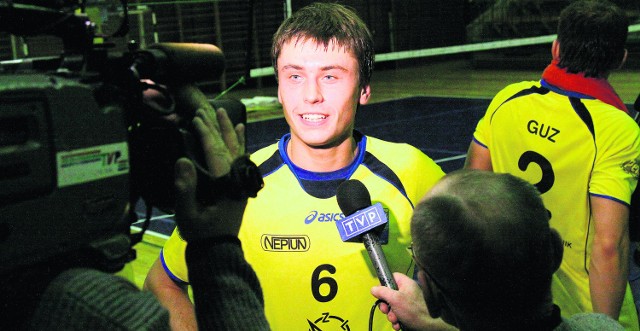 Marcin Kurek zdobył  14 punktów i był najlepszym zawodnikiem Avii na parkiece, przed kamerą też błyszczał.