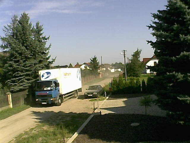 Palędzie: Ciężarówki jeżdżą po drogach osiedlowych [ZDJĘCIA]