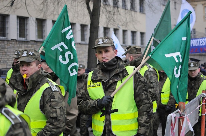 Poznań: Protest służb mundurowych [ZDJĘCIA, FILM]